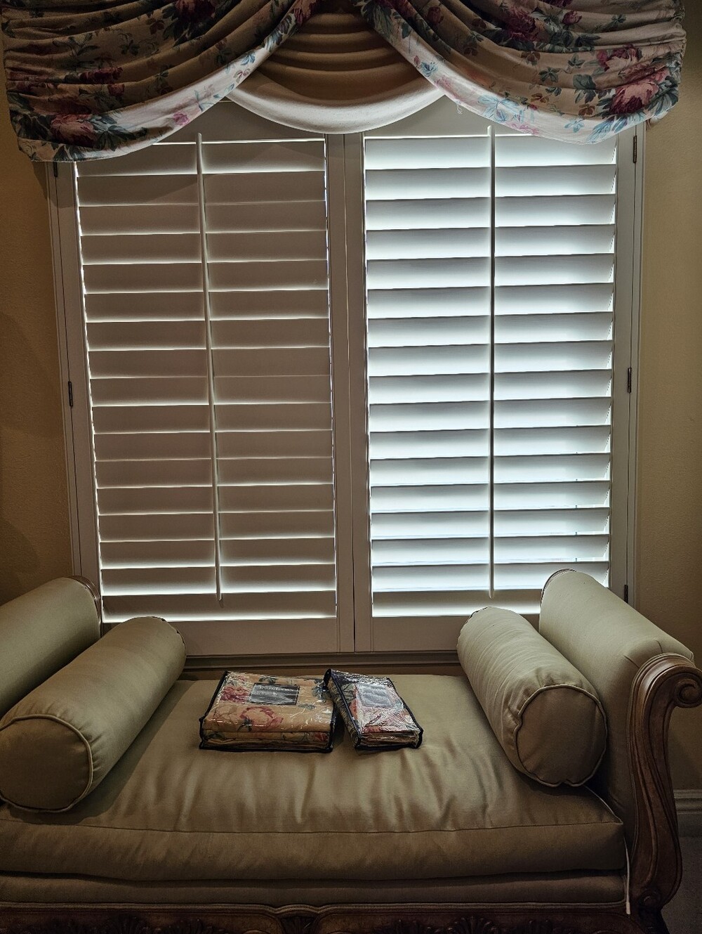 Vtg Ralph Lauren Floral Drapery Set- Rod Panels And One Balloon Valance - Picture 6 of 6